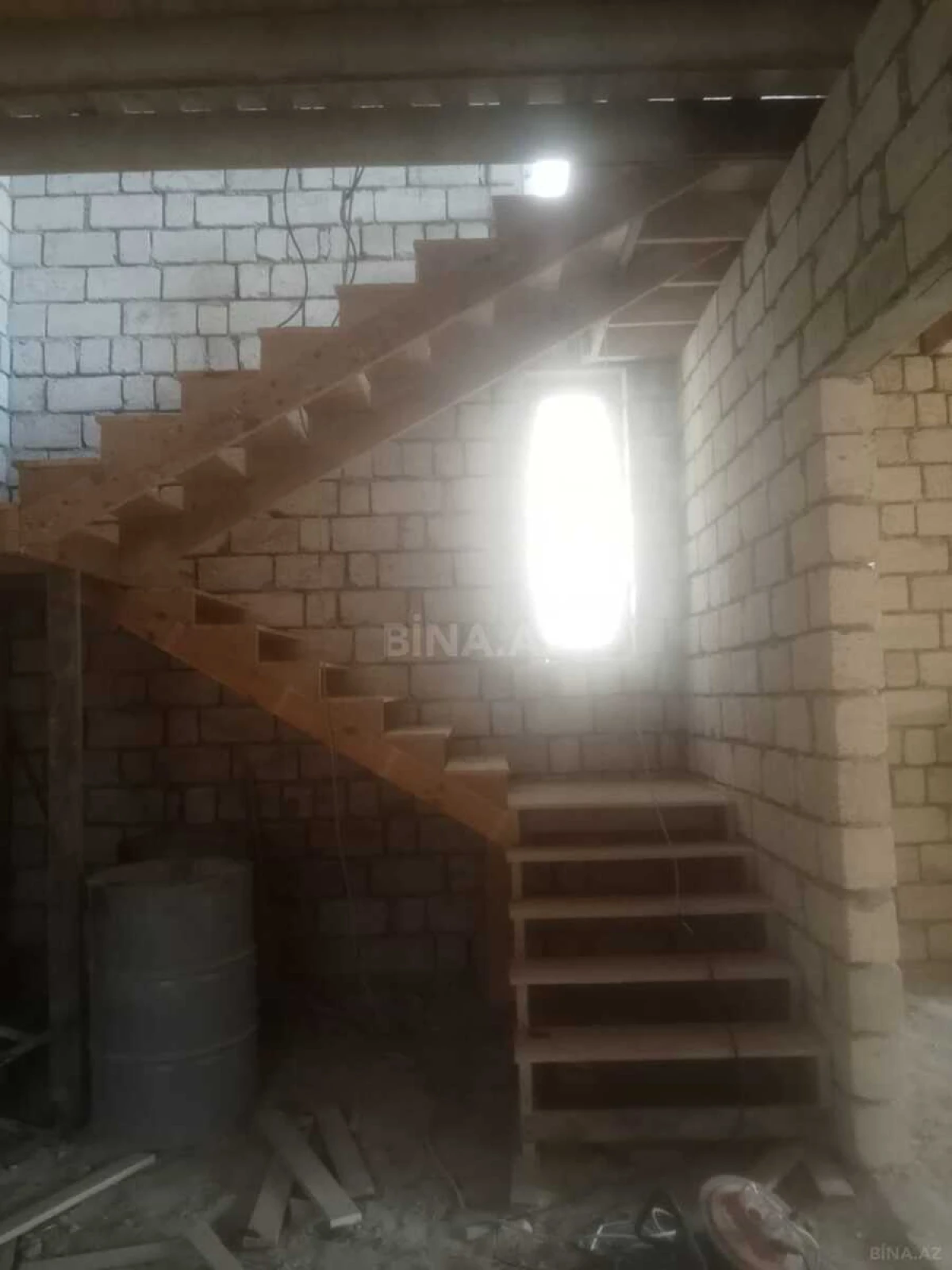 Satılır 4 otaqlı həyət evi 180 m²