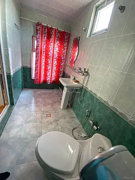 Satılır 7 otaqlı həyət evi 260 m²