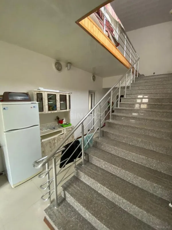Satılır 7 otaqlı həyət evi 260 m²
