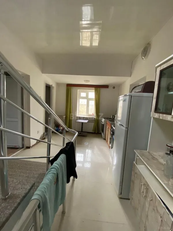 Satılır 7 otaqlı həyət evi 260 m²
