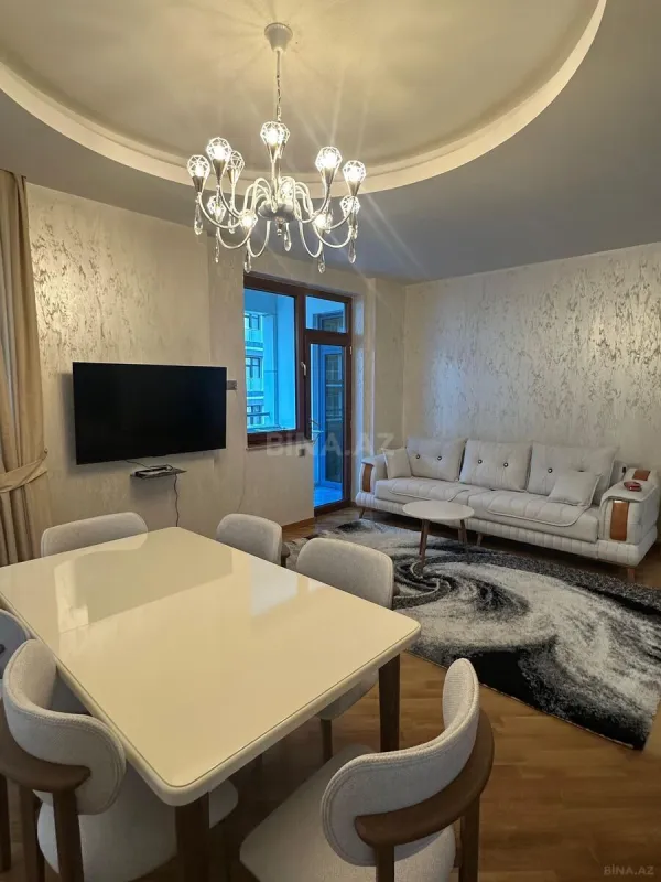 Kirayə verilir 3 otaqlı mənzil 140 m²