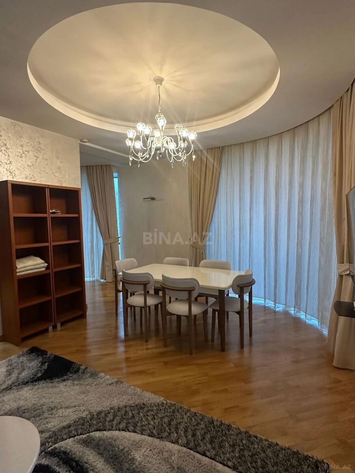 Kirayə verilir 3 otaqlı mənzil 140 m²