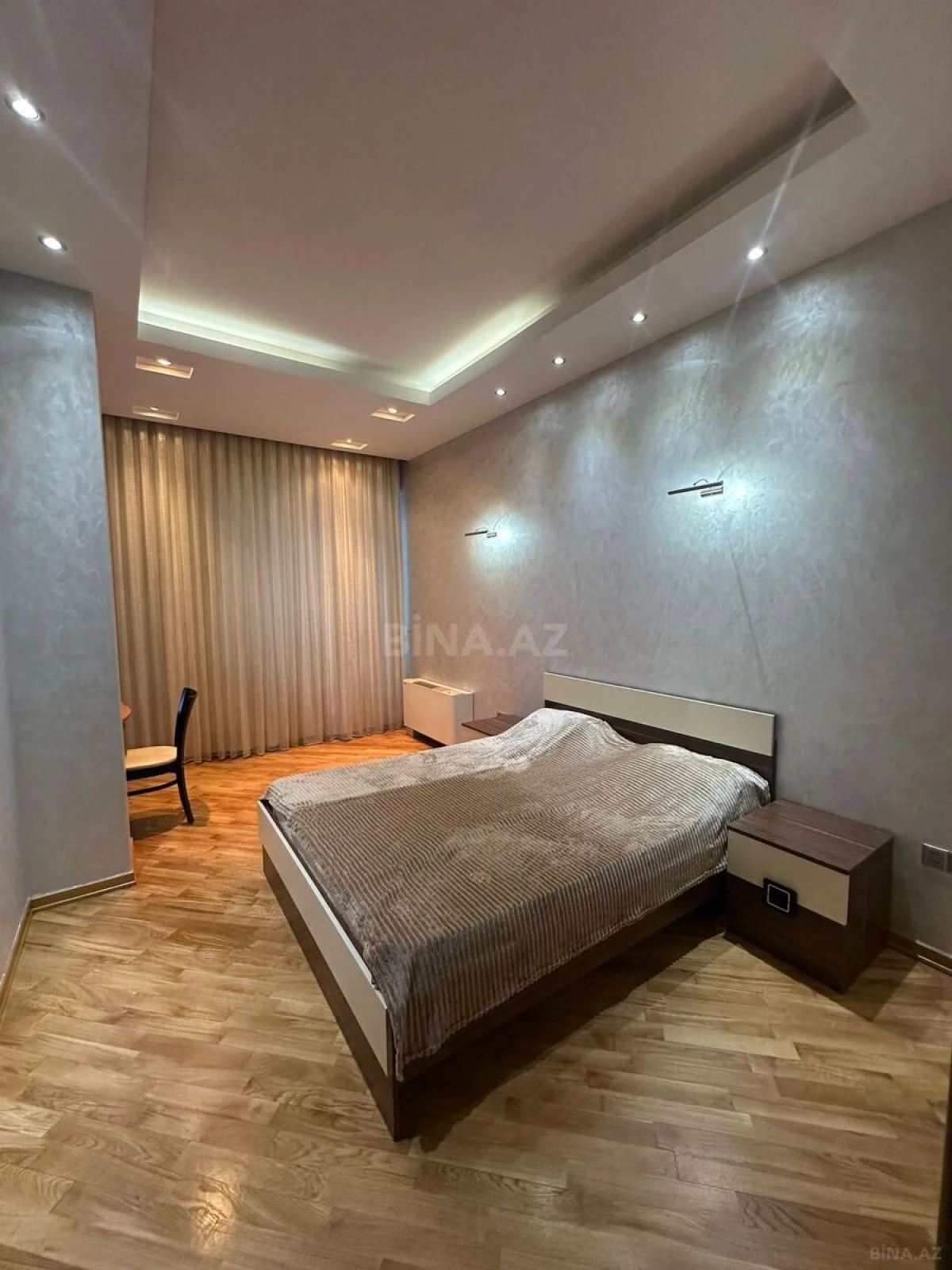 Kirayə verilir 3 otaqlı mənzil 140 m²