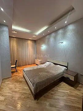 Kirayə verilir 3 otaqlı mənzil 140 m²
