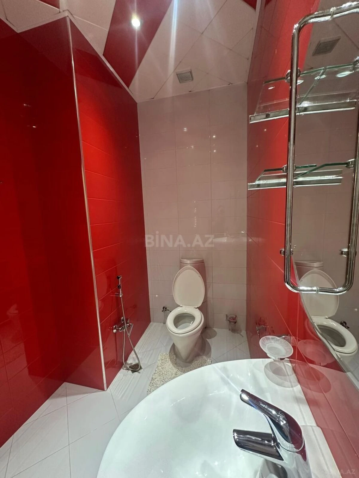 Kirayə verilir 3 otaqlı mənzil 140 m²