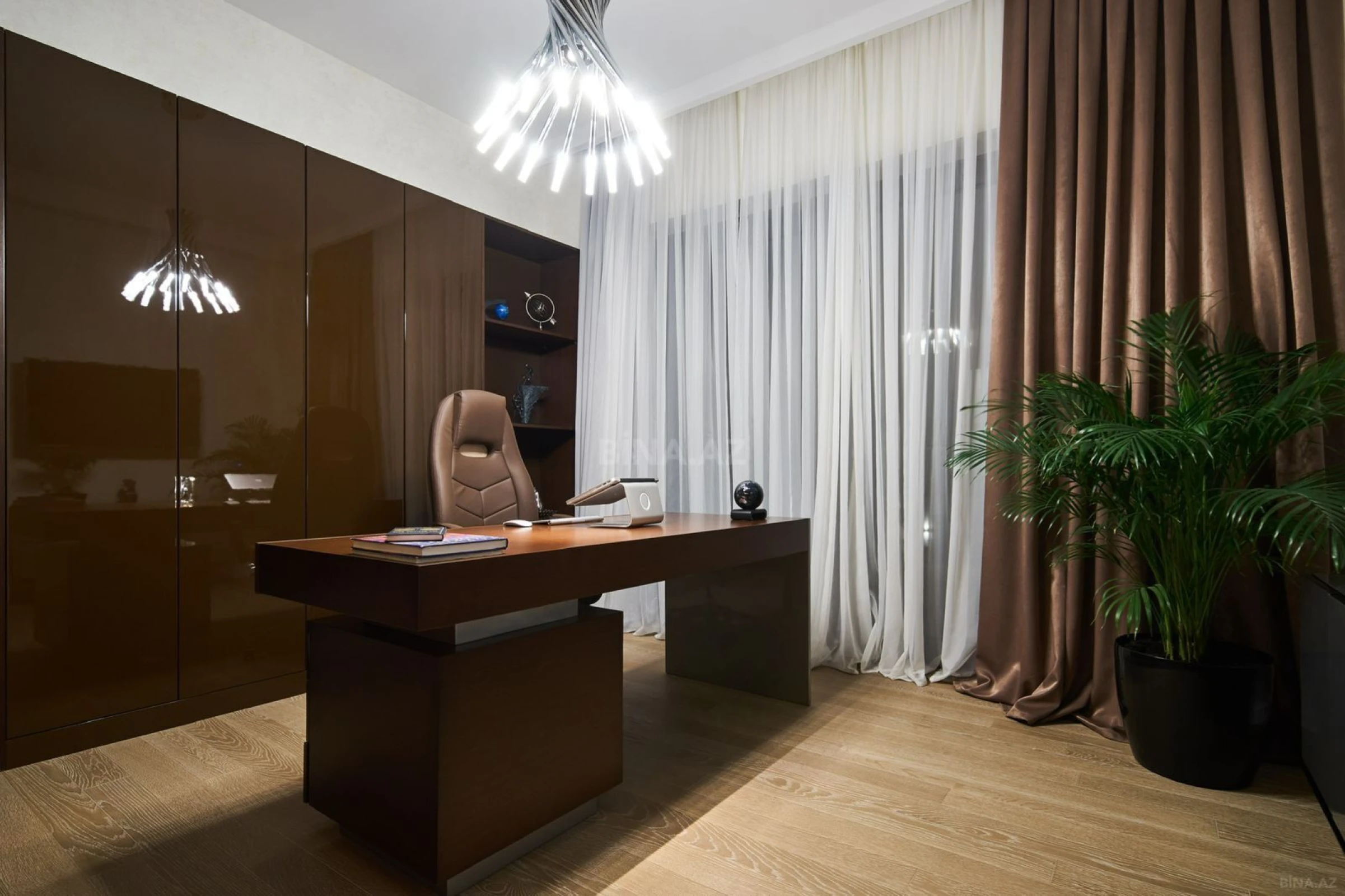Kirayə verilir 6 otaqlı həyət evi 360 m²