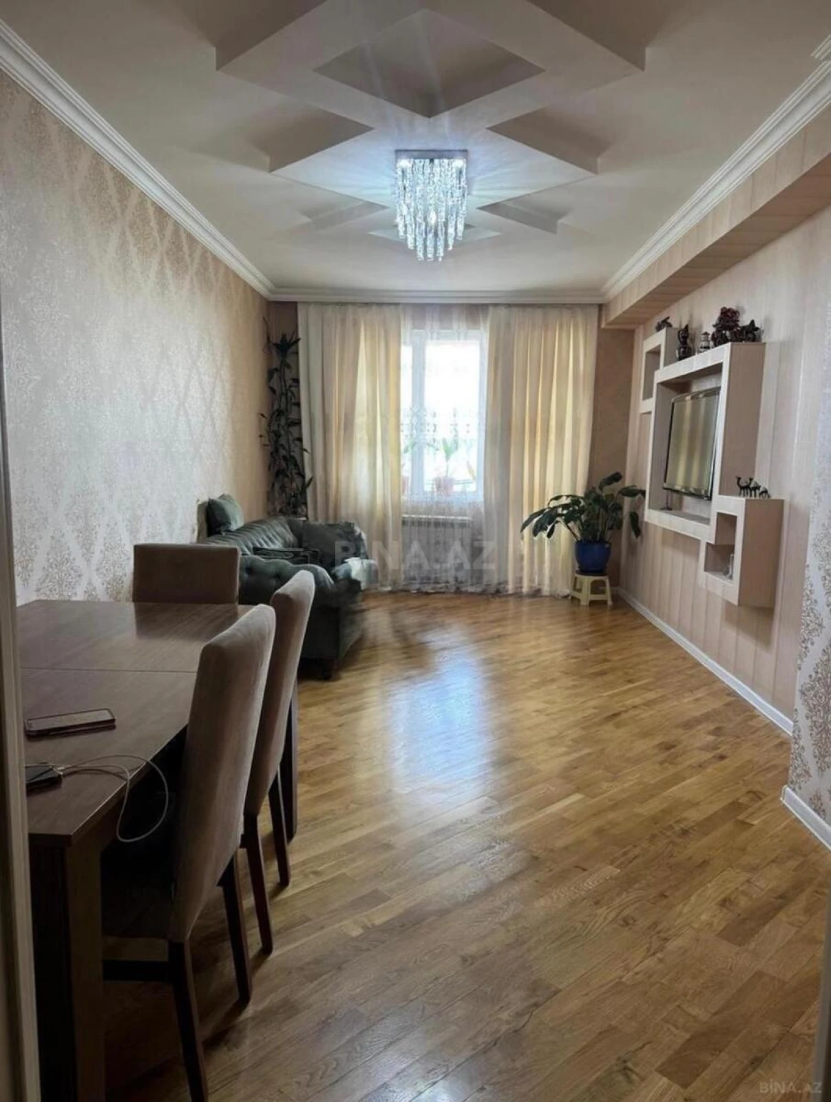 Satılır 3 otaqlı mənzil 130 m²