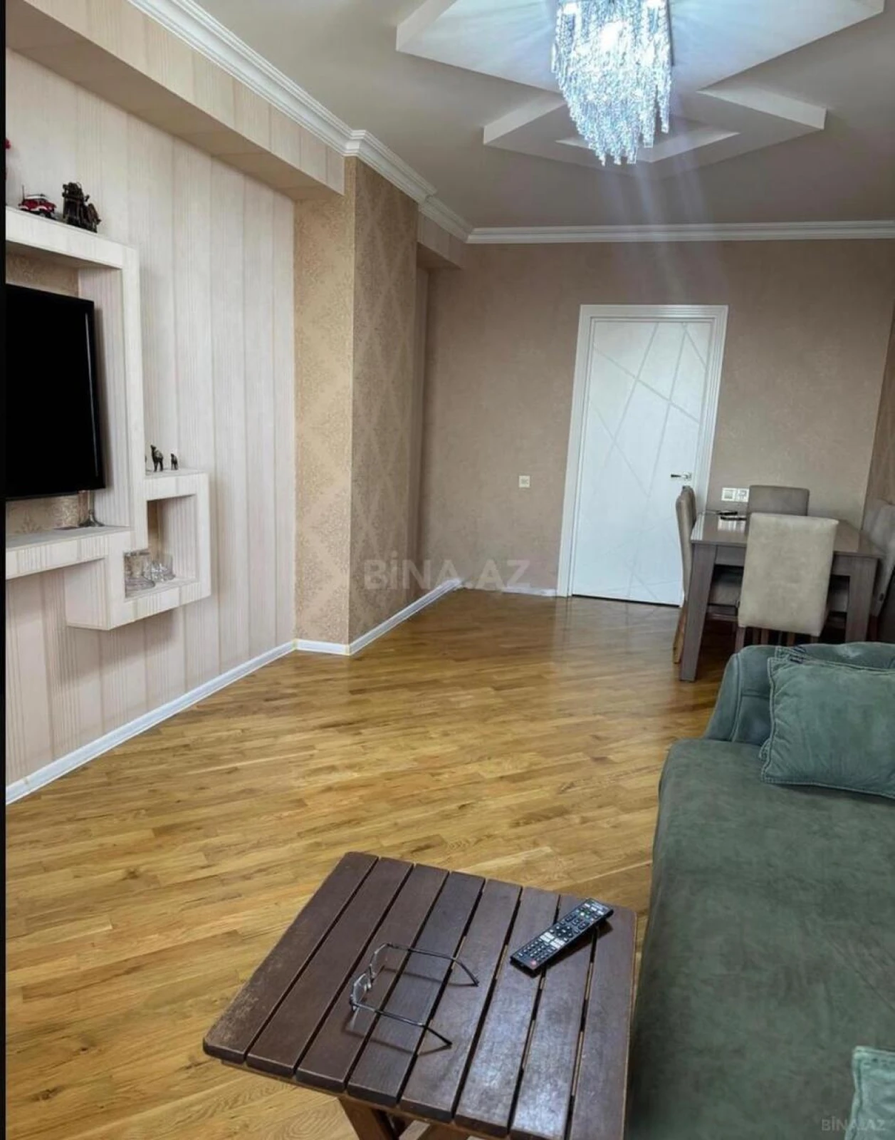 Satılır 3 otaqlı mənzil 130 m²