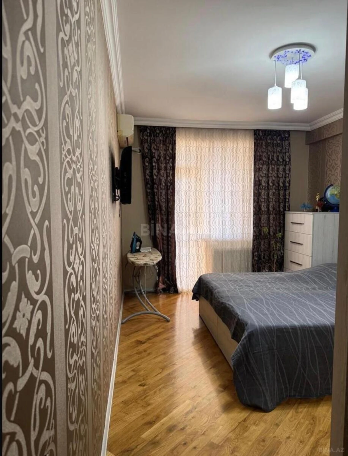 Satılır 3 otaqlı mənzil 130 m²