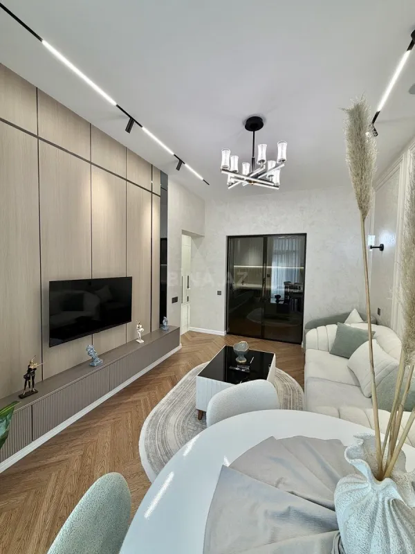 Satılır 2 otaqlı mənzil 63 m²