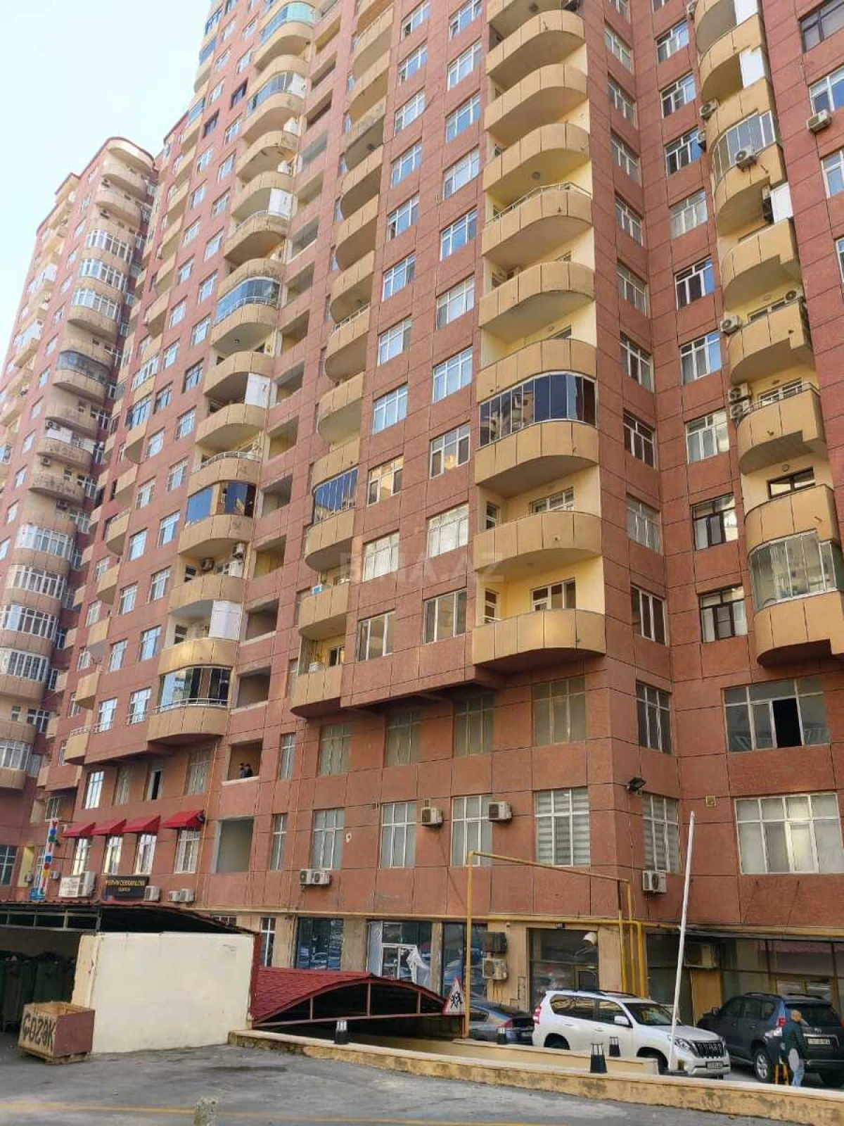 Satılır 3 otaqlı mənzil 160 m²