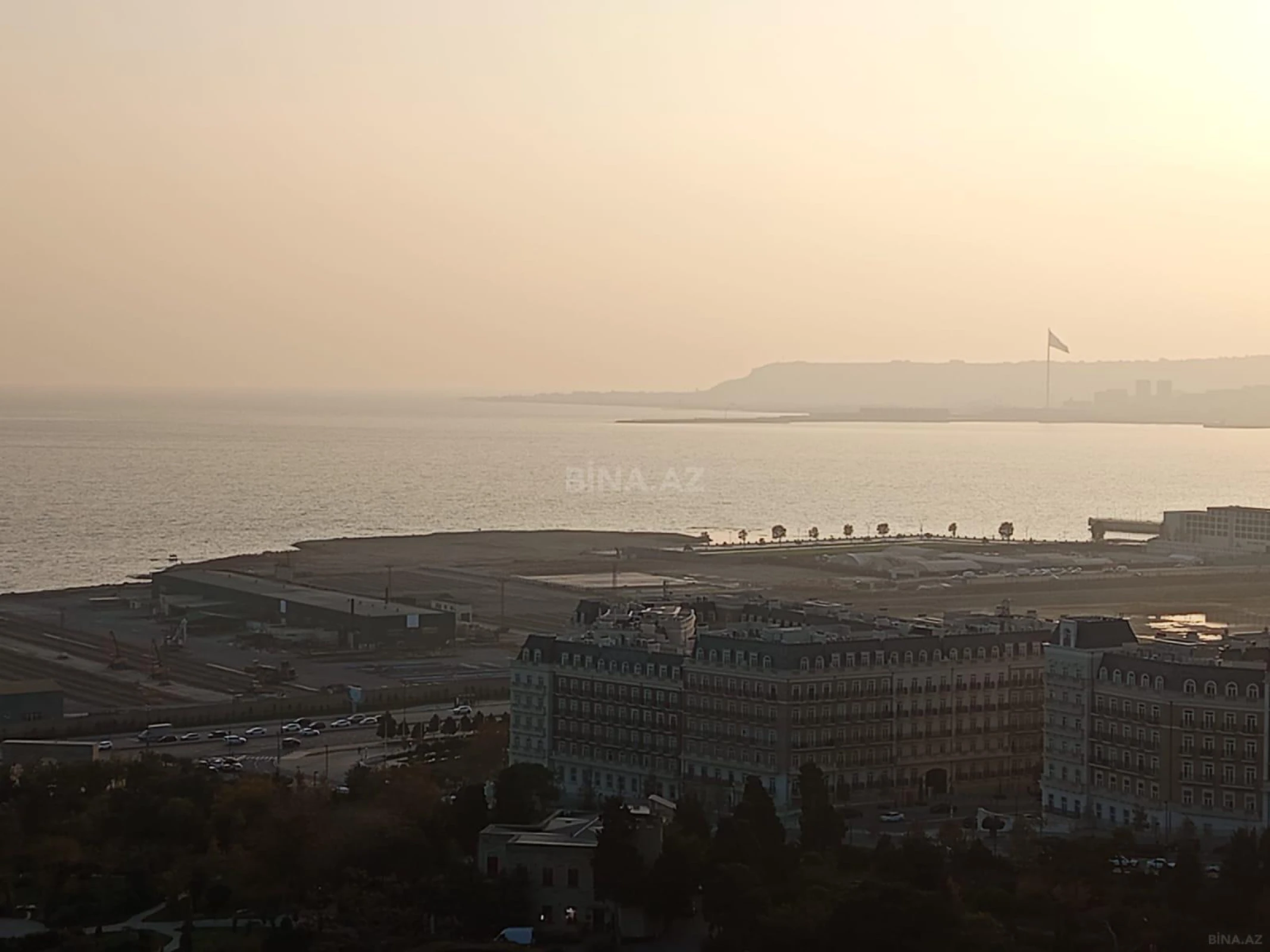 Kirayə verilir 3 otaqlı mənzil 160 m²