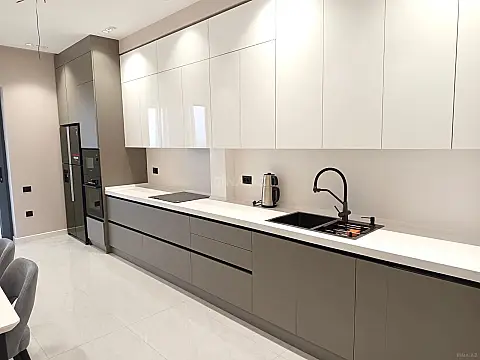 Kirayə verilir 3 otaqlı mənzil 160 m²