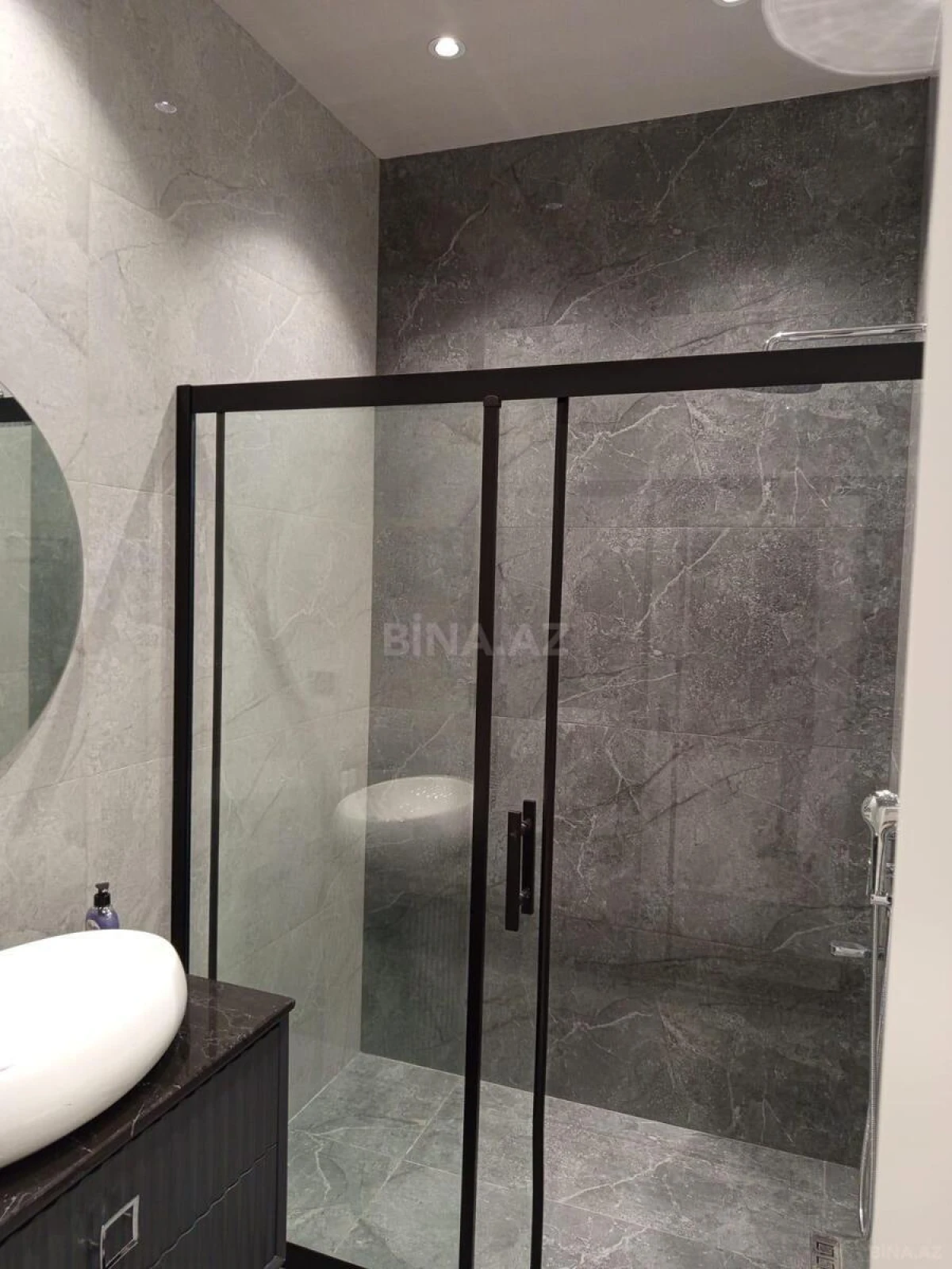 Kirayə verilir 3 otaqlı mənzil 160 m²