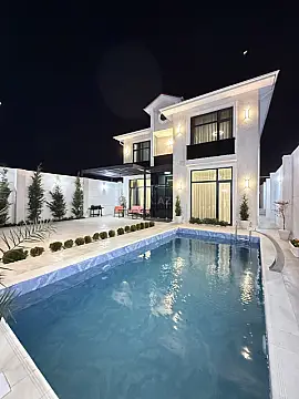 Satılır 5 otaqlı həyət evi 240 m²