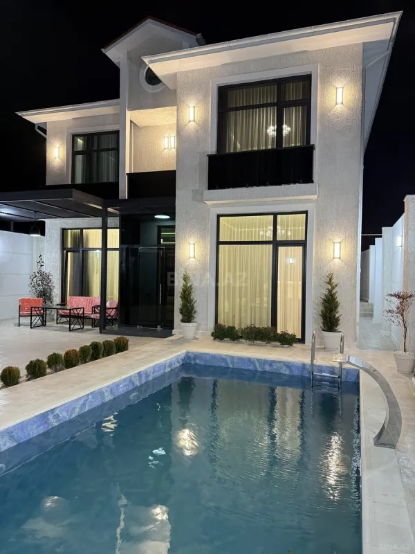 Satılır 5 otaqlı həyət evi 240 m²