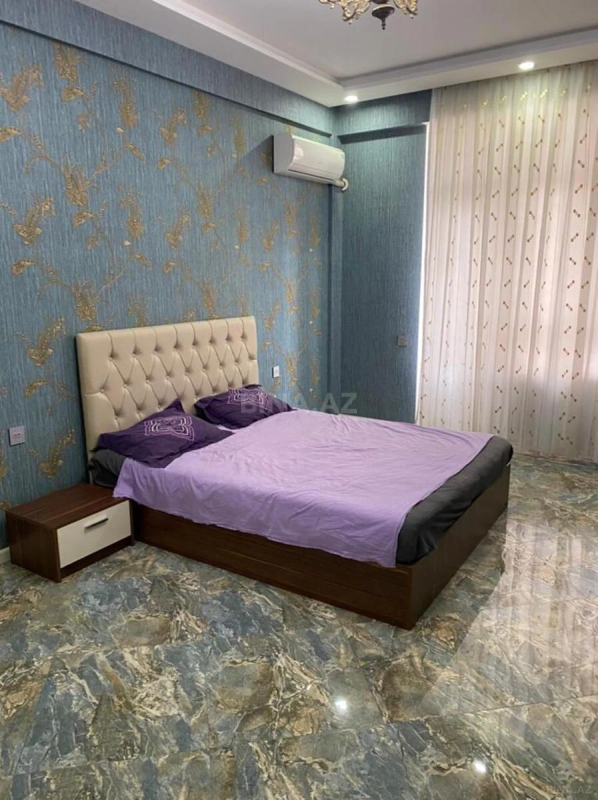 Kirayə verilir 2 otaqlı mənzil 90 m²