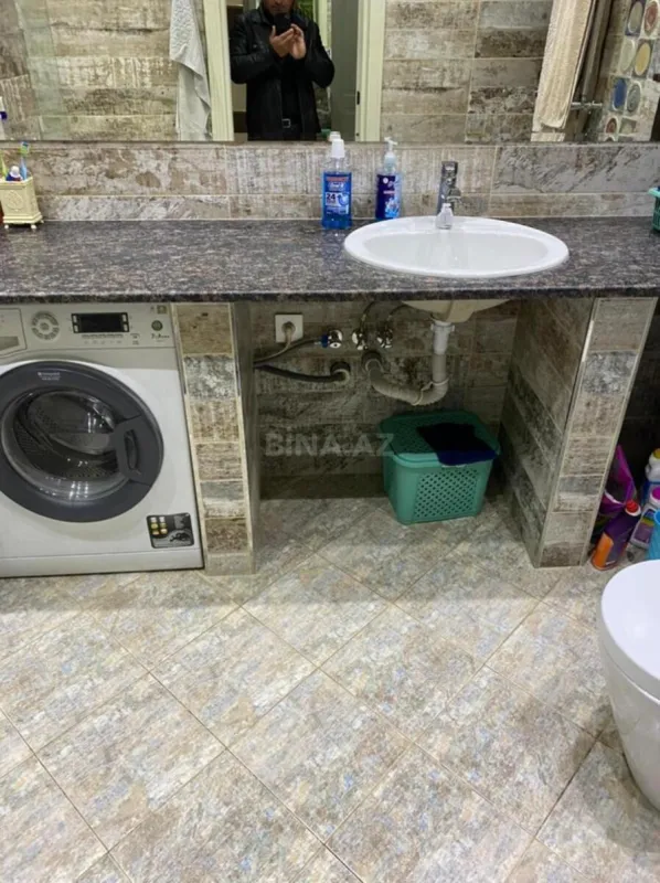 Kirayə verilir 2 otaqlı mənzil 90 m²