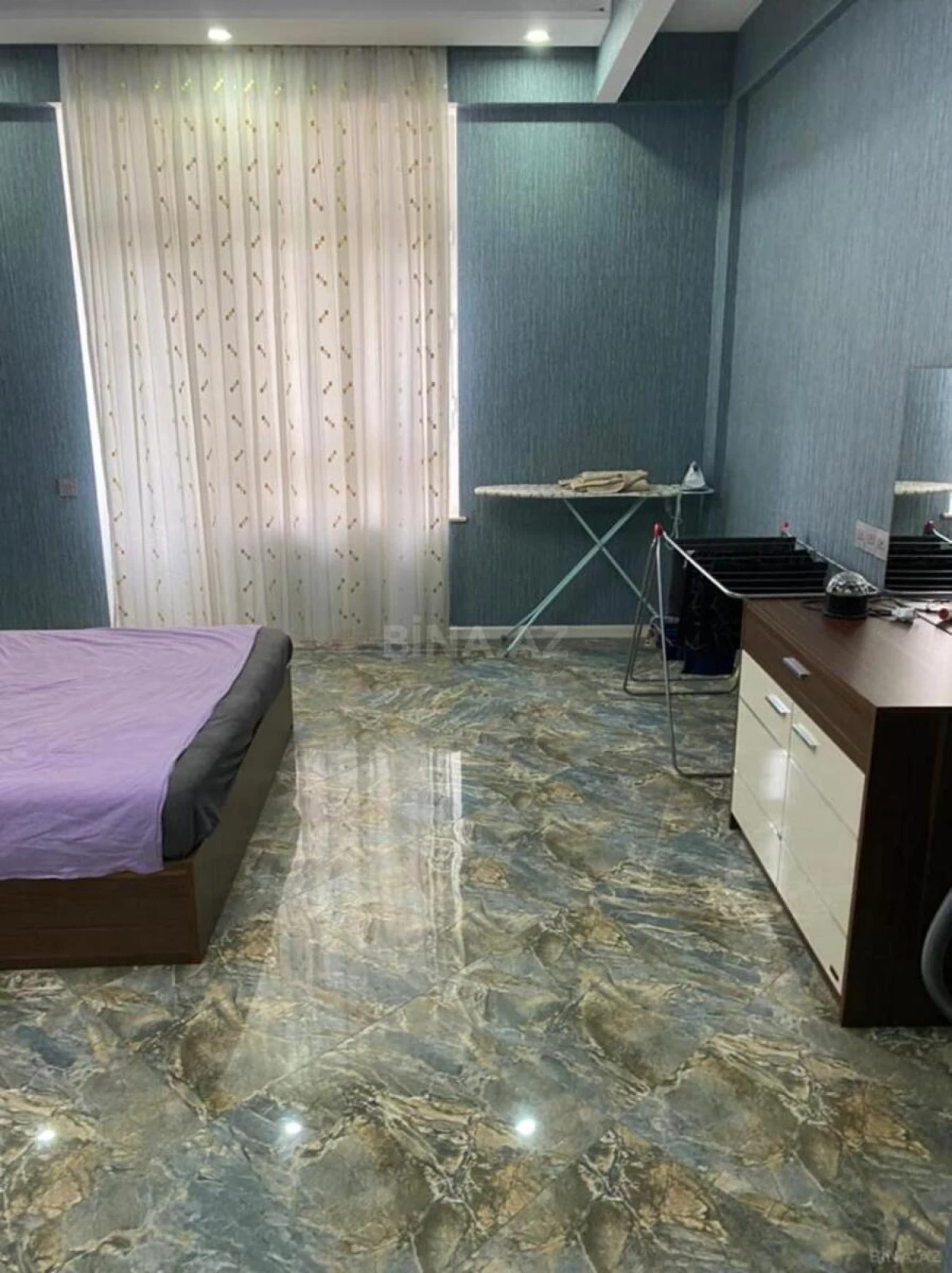 Kirayə verilir 2 otaqlı mənzil 90 m²