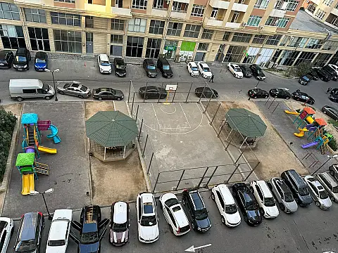 Kirayə verilir 2 otaqlı mənzil 90 m²