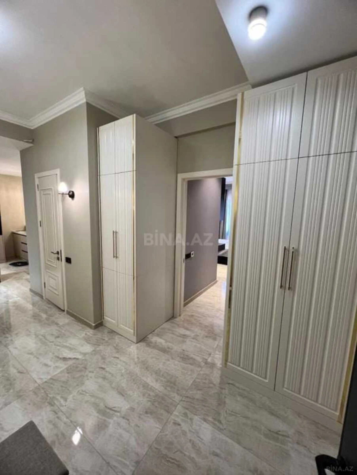 Kirayə verilir 3 otaqlı mənzil 105 m²