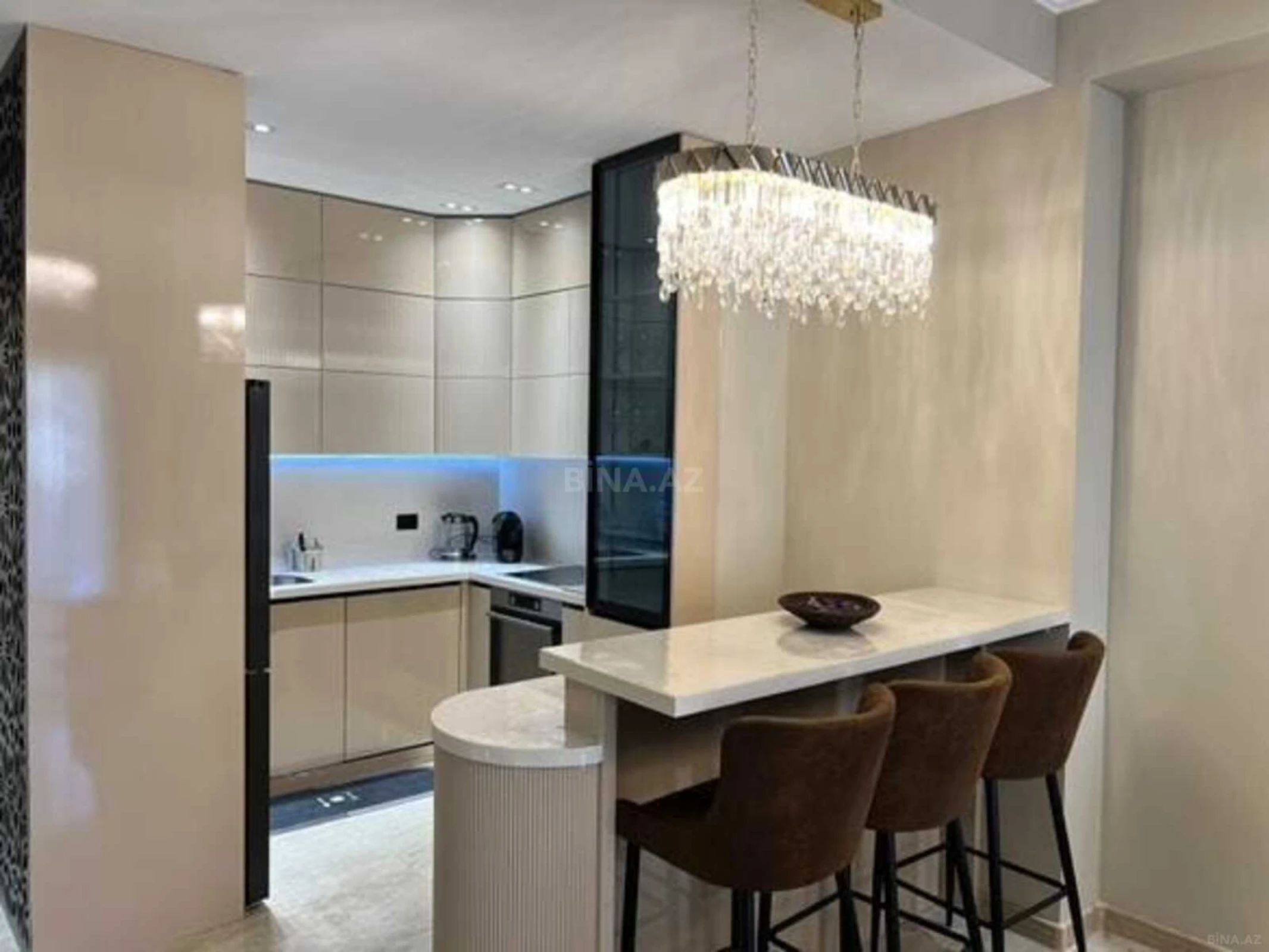 Kirayə verilir 3 otaqlı mənzil 105 m²