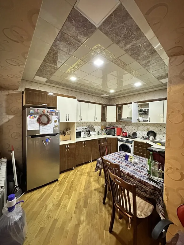 Satılır 3 otaqlı mənzil 110 m²