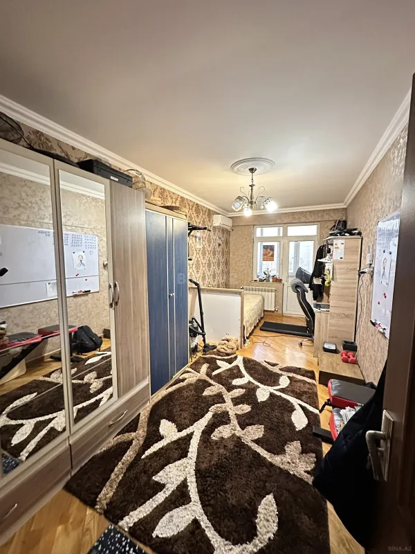 Satılır 3 otaqlı mənzil 110 m²