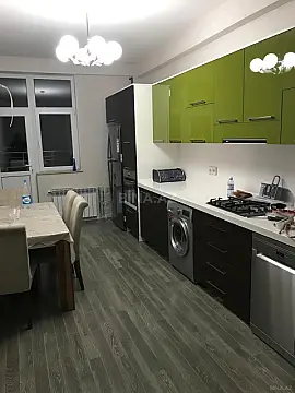 Satılır 3 otaqlı mənzil 123 m²