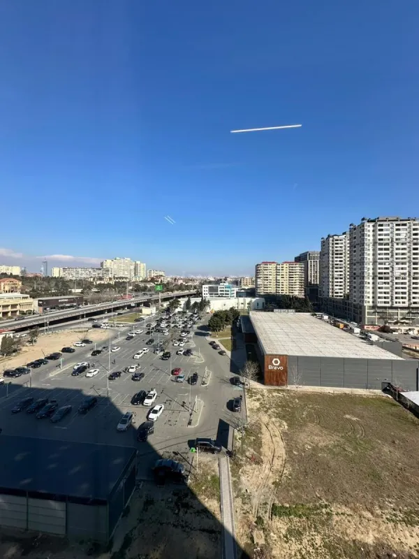 Satılır 4 otaqlı mənzil 200 m²