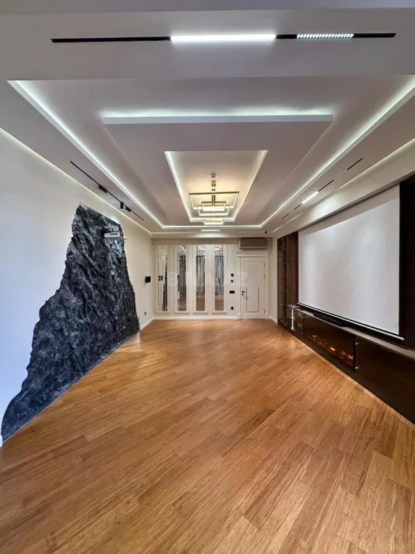 Satılır 4 otaqlı mənzil 200 m²