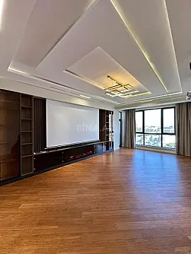 Satılır 4 otaqlı mənzil 200 m²