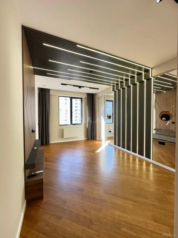 Satılır 4 otaqlı mənzil 200 m²
