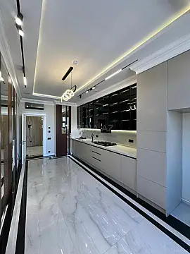 Satılır 4 otaqlı mənzil 200 m²