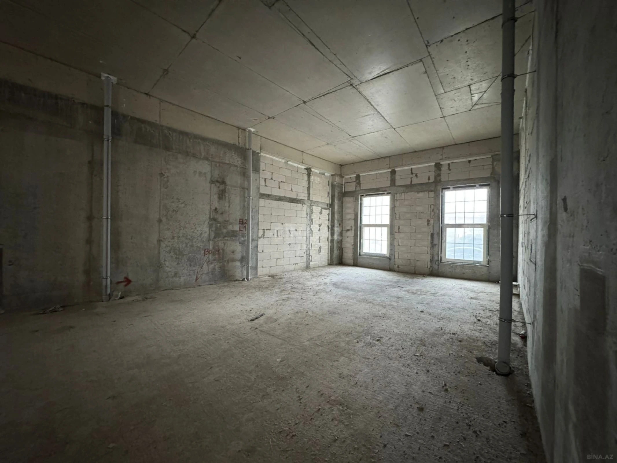 Satılır 3 otaqlı mənzil 142 m²