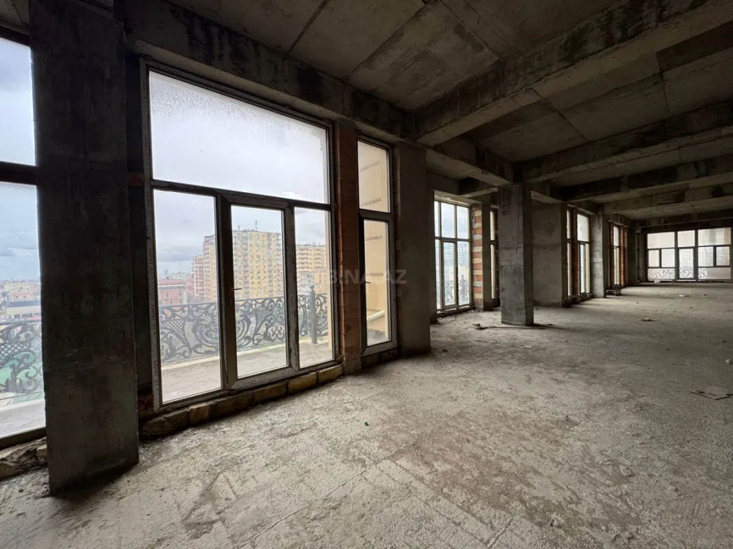 Satılır 3 otaqlı mənzil 142 m²