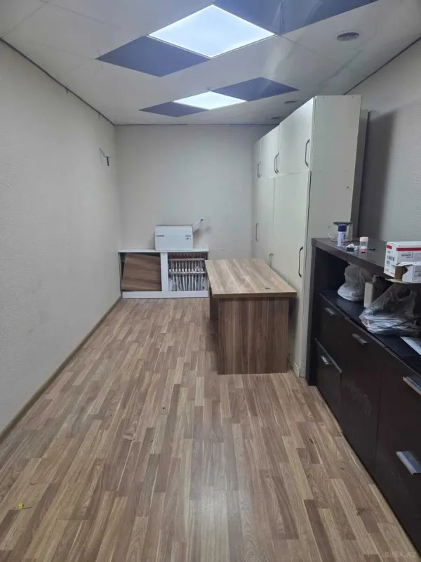 Kirayə verilir 11 otaqlı ofis 500 m²