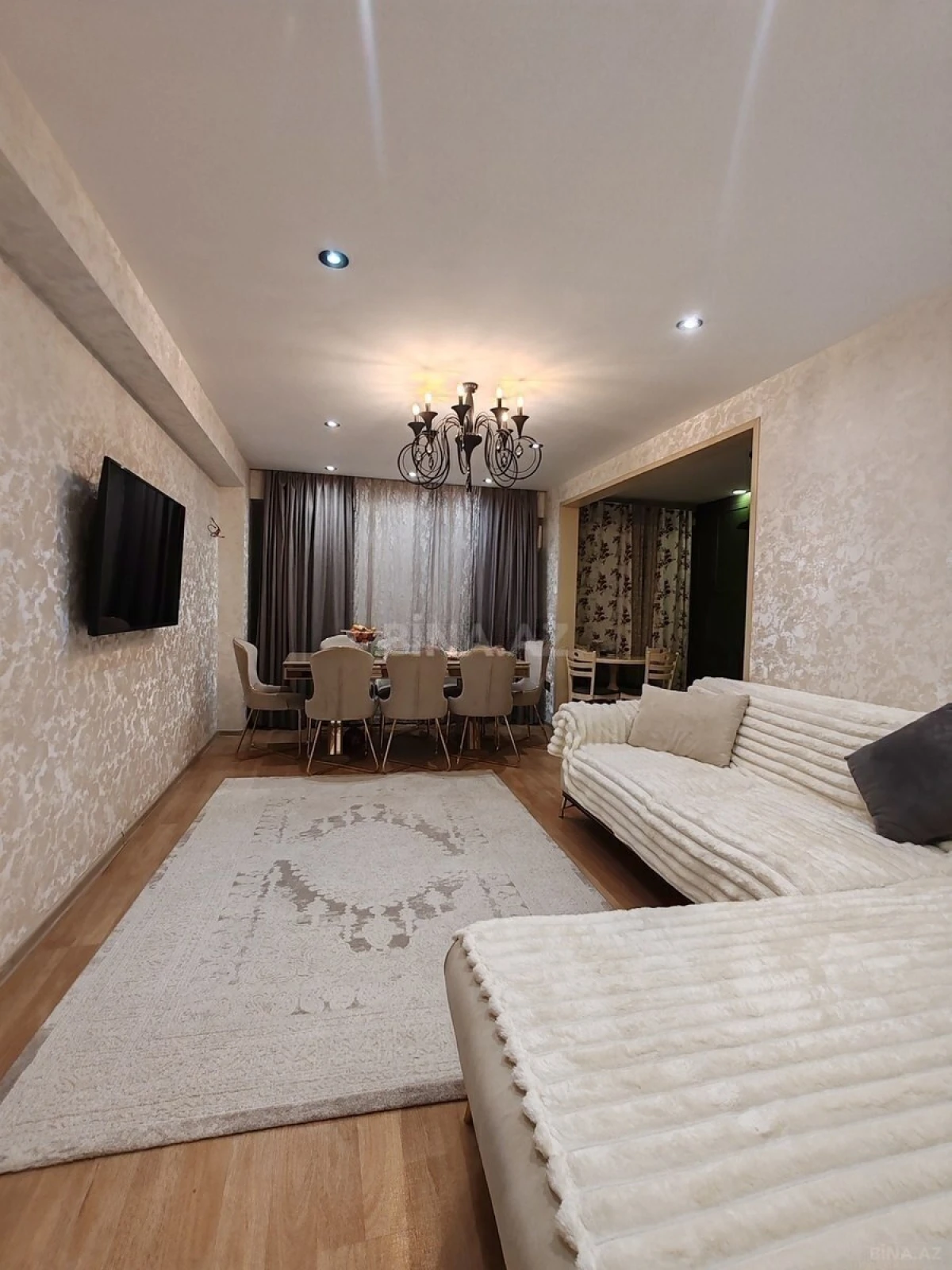 Satılır 3 otaqlı mənzil 118 m²