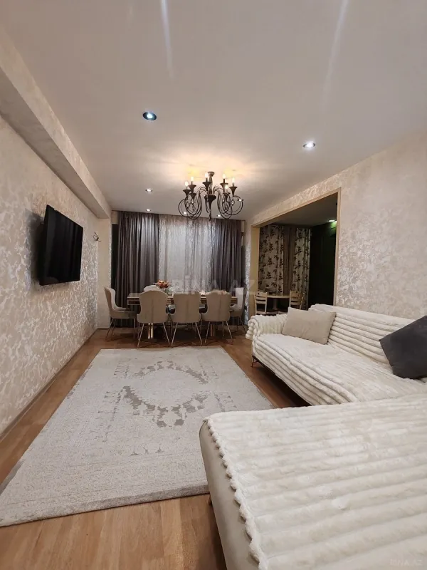 Satılır 3 otaqlı mənzil 118 m²