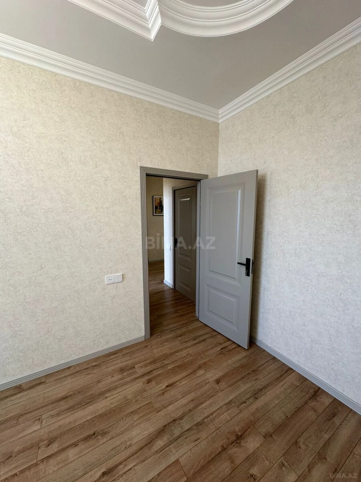 Satılır 3 otaqlı mənzil 91 m²