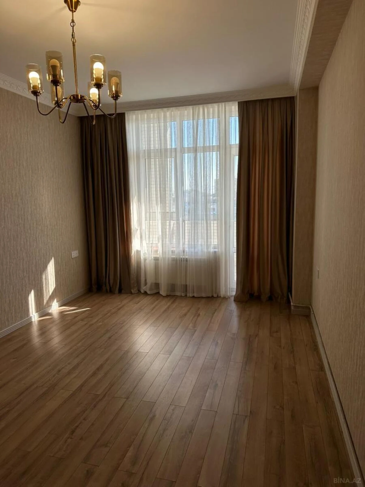 Satılır 3 otaqlı mənzil 91 m²
