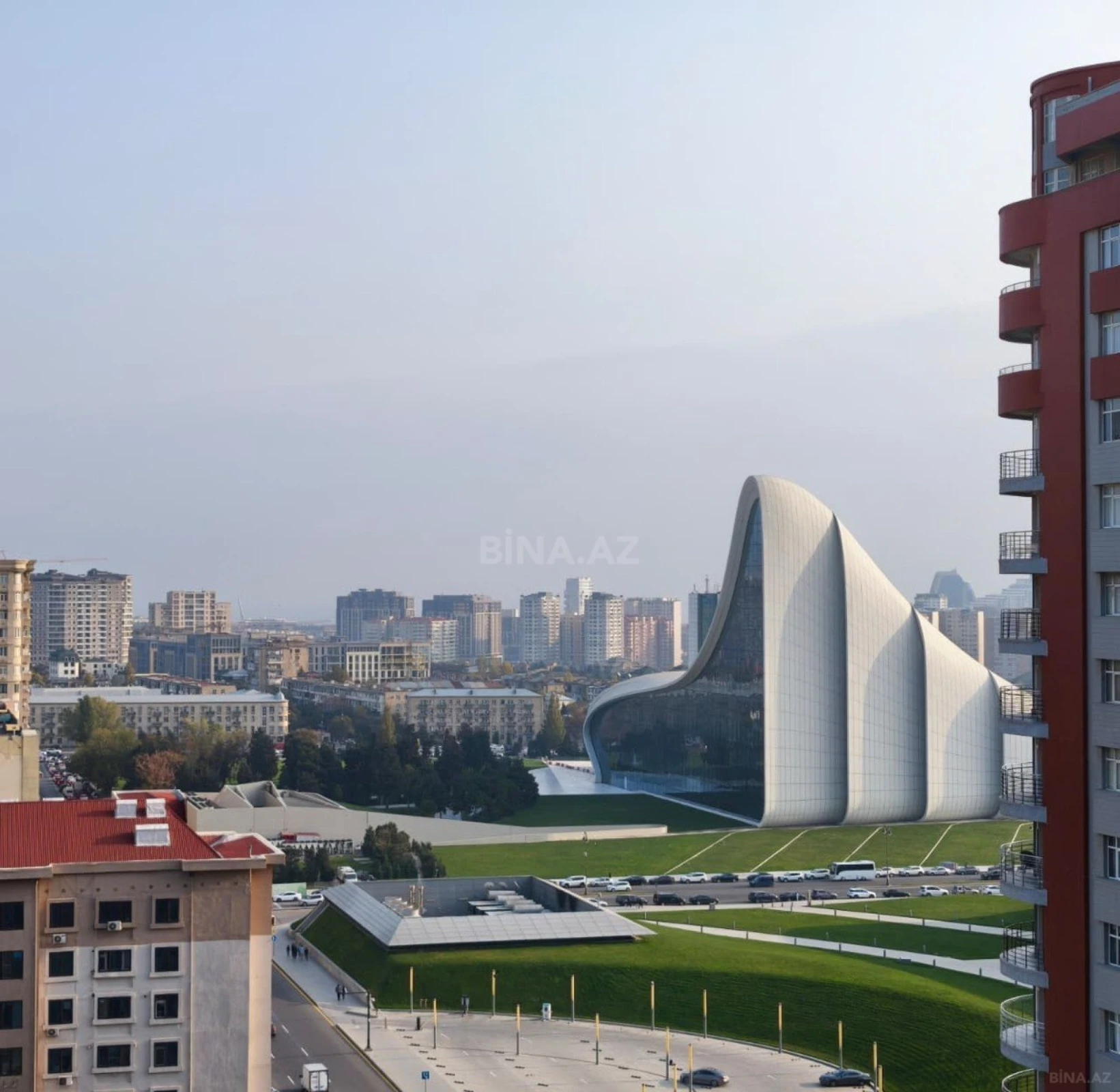 Satılır 5 otaqlı mənzil 215 m²