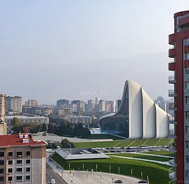 Satılır 5 otaqlı mənzil 215 m²