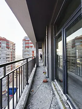 Satılır 5 otaqlı mənzil 215 m²