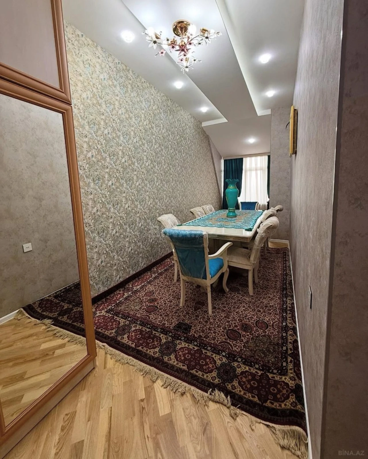 Satılır 2 otaqlı mənzil 83.1 m²