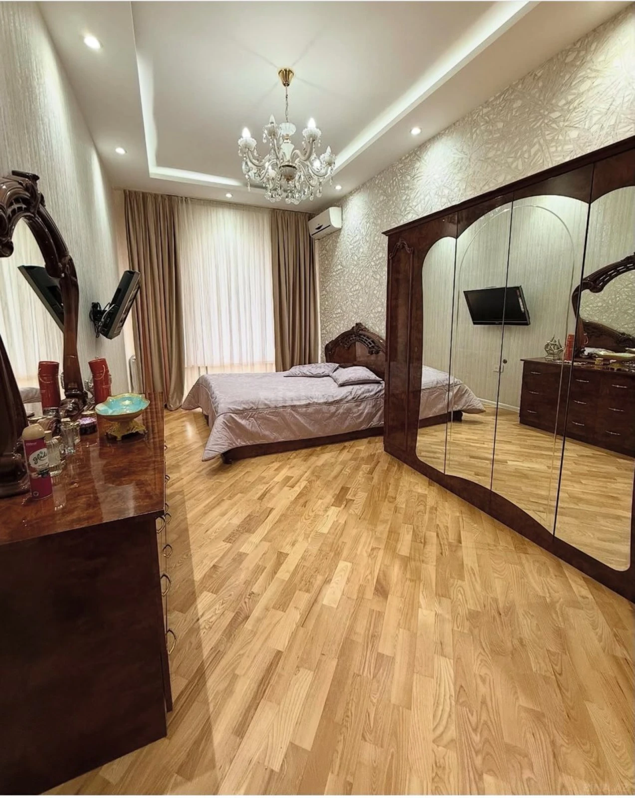 Satılır 2 otaqlı mənzil 83.1 m²