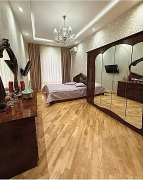 Satılır 2 otaqlı mənzil 83.1 m²