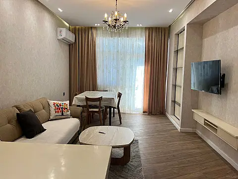 Kirayə verilir 2 otaqlı mənzil 70 m²