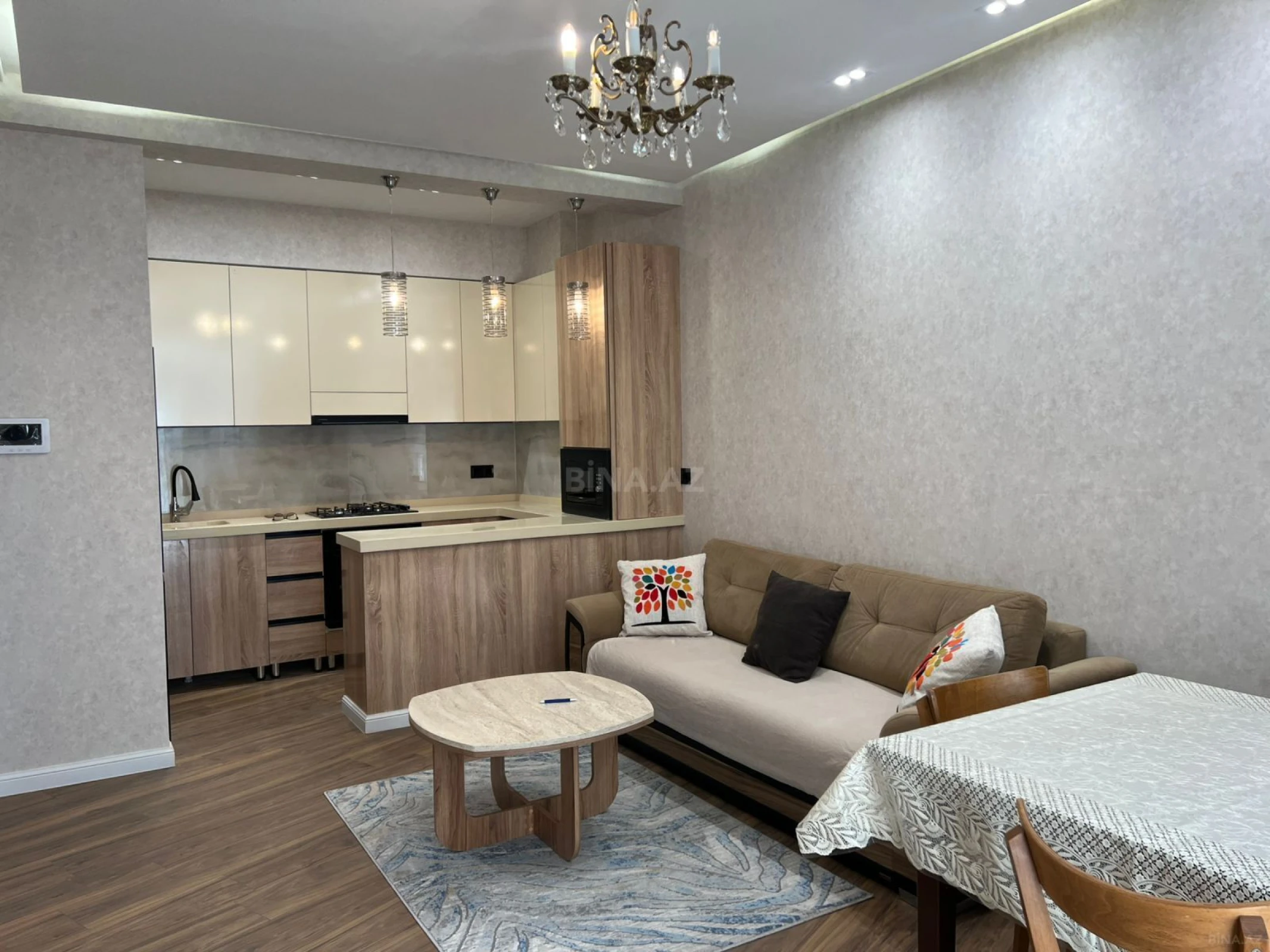 Kirayə verilir 2 otaqlı mənzil 70 m²