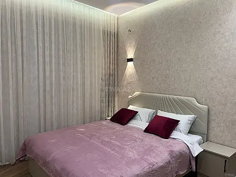 Kirayə verilir 2 otaqlı mənzil 70 m²